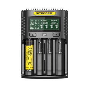 Nitecore UM4 batterilader – produktbilde