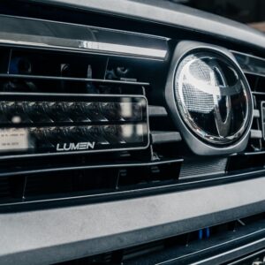Lumen grillkit Toyota Hilux SR+ Invincible X SQ16 – produktbilde